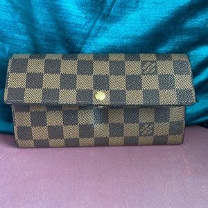 AUTHENTIC SARAH WALLET